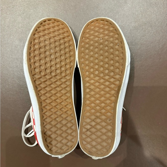 Red Vans Old Skool - Picture 3 of 5